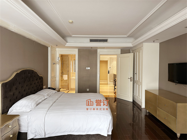 北京CBD商圈东大桥“变形记”：时尚蜕变与品质生活新篇，在喧嚣尘世里寻一方静谧：品味生活细微处藏着的诗意与不期而遇的美好